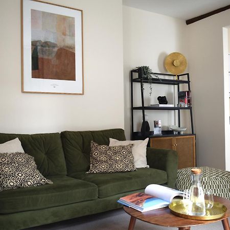 Elegant Apartment On Historic Cobbled High St Shrewsbury Town Centre Eksteriør billede
