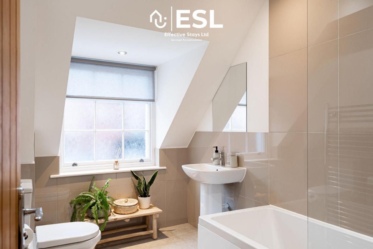 Elegant Apartment On Historic Cobbled High St Shrewsbury Town Centre Eksteriør billede