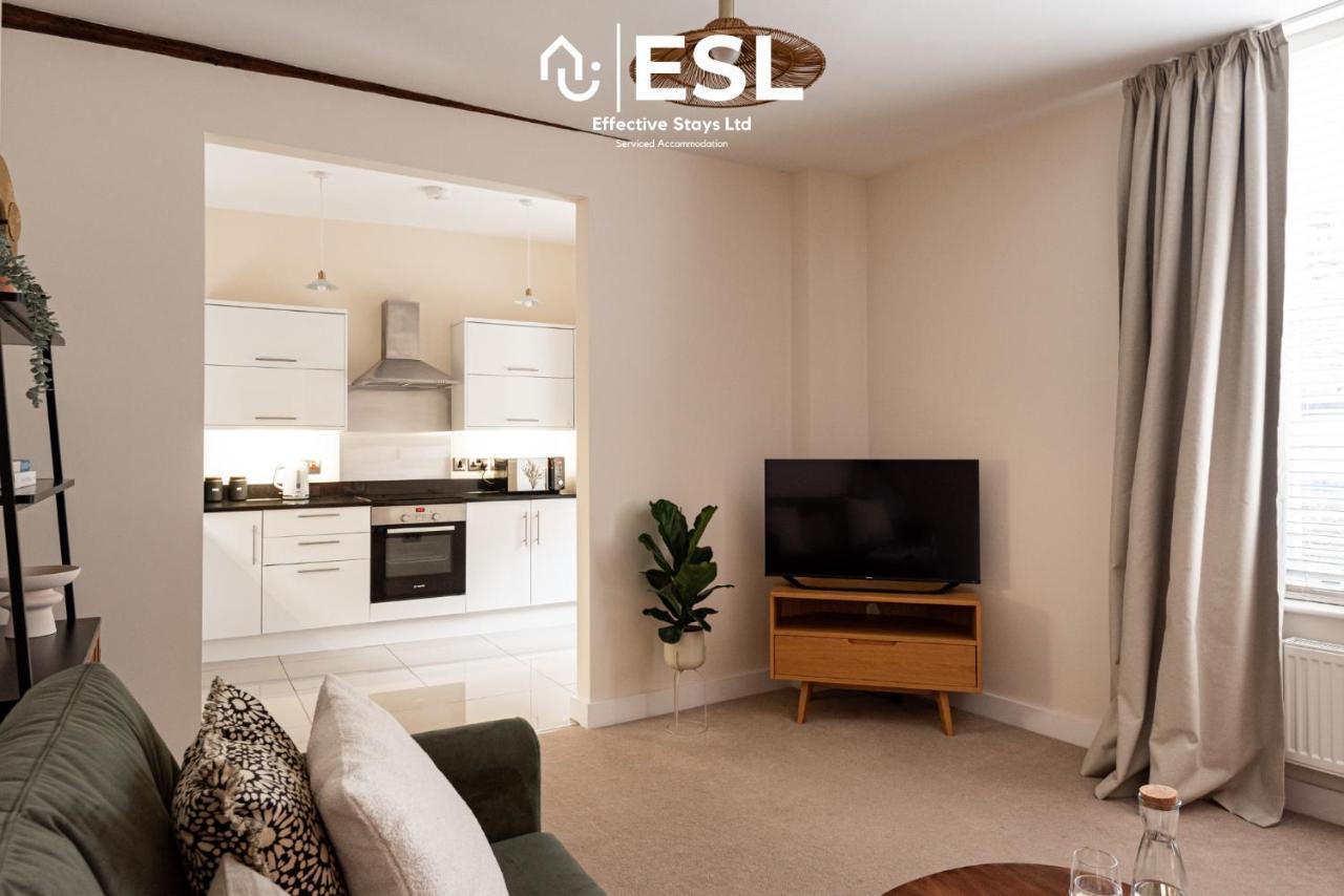 Elegant Apartment On Historic Cobbled High St Shrewsbury Town Centre Eksteriør billede