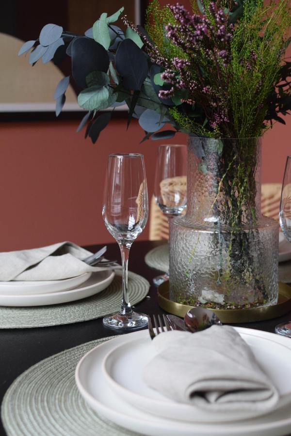 Elegant Apartment On Historic Cobbled High St Shrewsbury Town Centre Eksteriør billede