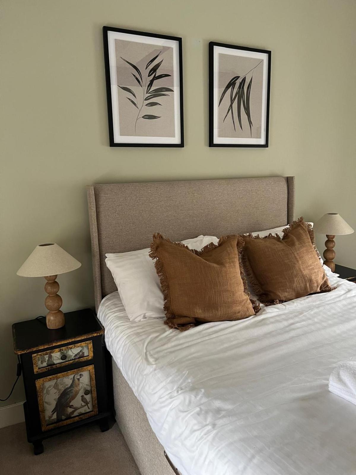 Elegant Apartment On Historic Cobbled High St Shrewsbury Town Centre Eksteriør billede